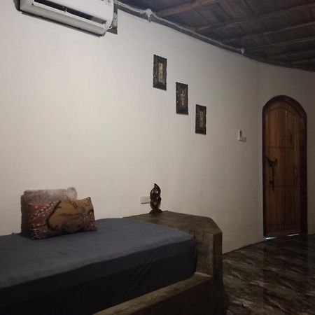 Rumah Nalu Surf Camp Krui Bagian luar foto