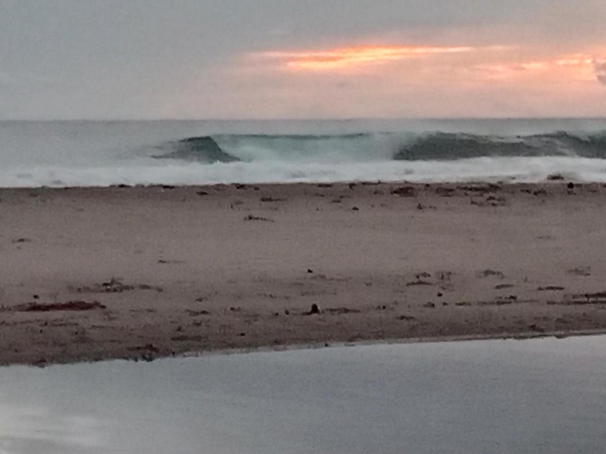 Rumah Nalu Surf Camp Krui Bagian luar foto