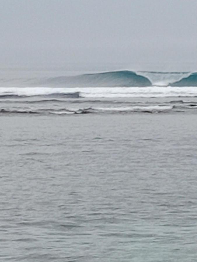 Rumah Nalu Surf Camp Krui Bagian luar foto