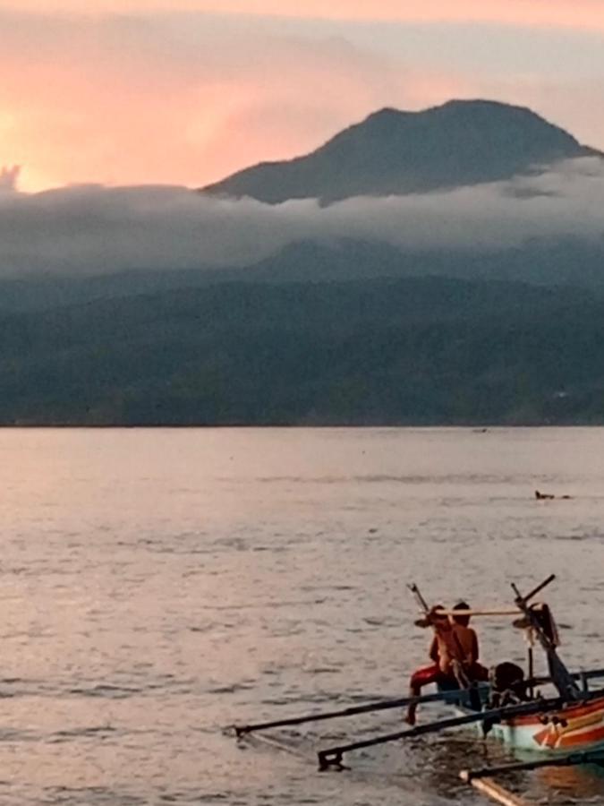 Rumah Nalu Surf Camp Krui Bagian luar foto