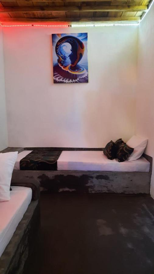 Rumah Nalu Surf Camp Krui Bagian luar foto