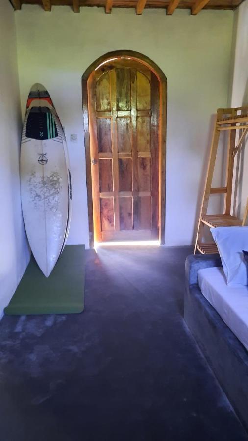 Rumah Nalu Surf Camp Krui Bagian luar foto