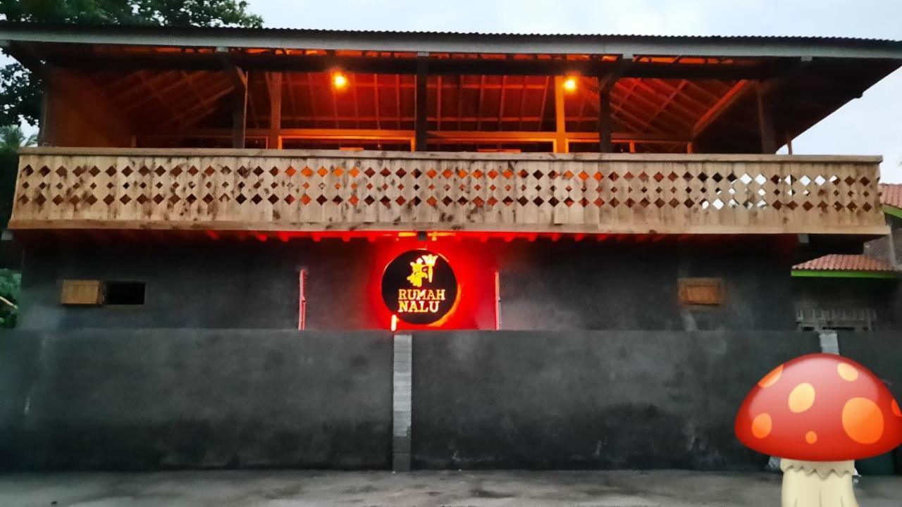 Rumah Nalu Surf Camp Krui Bagian luar foto