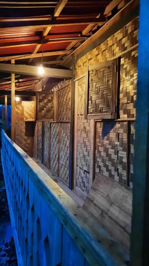 Rumah Nalu Surf Camp Krui Bagian luar foto